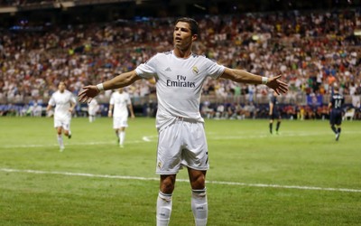 龙珠电竞-内维斯赛后感谢队友